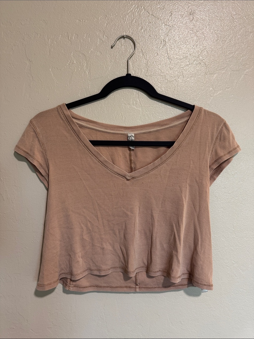 Free People Cropped V-Neck Tee - Dusty Blush